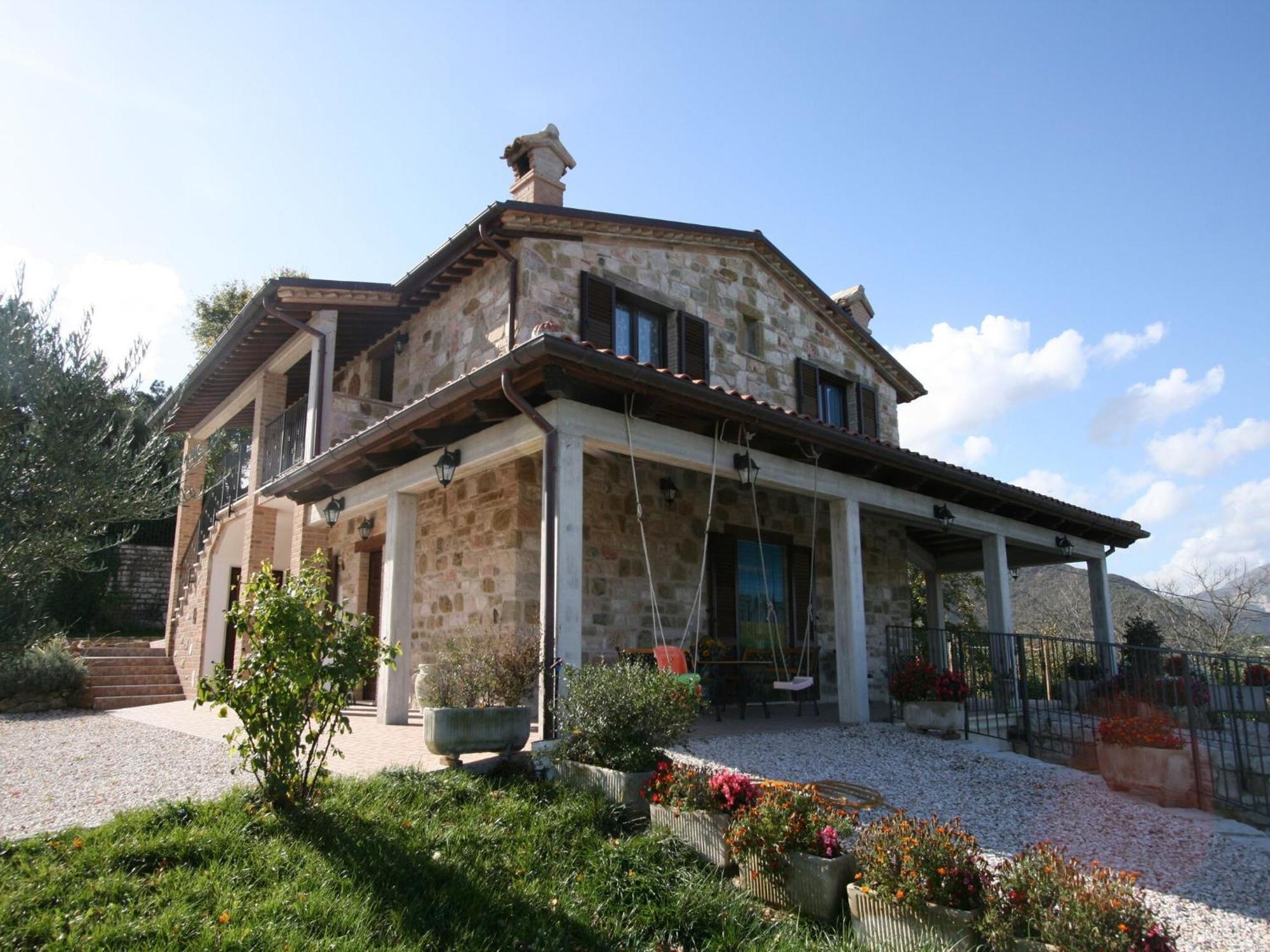 Timeless Villa In Cagli With Garden And Swimming Pool Exteriér fotografie