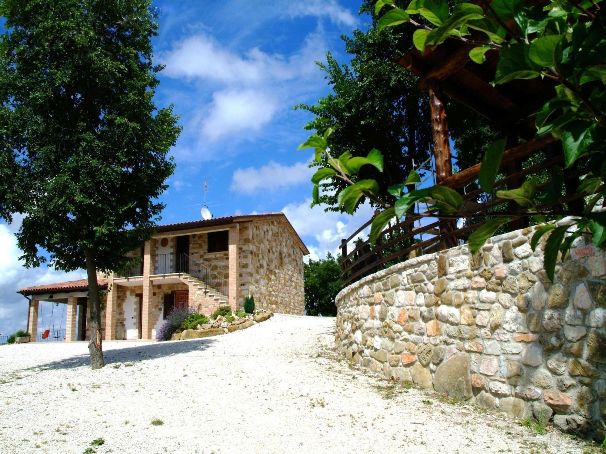 Timeless Villa In Cagli With Garden And Swimming Pool Exteriér fotografie