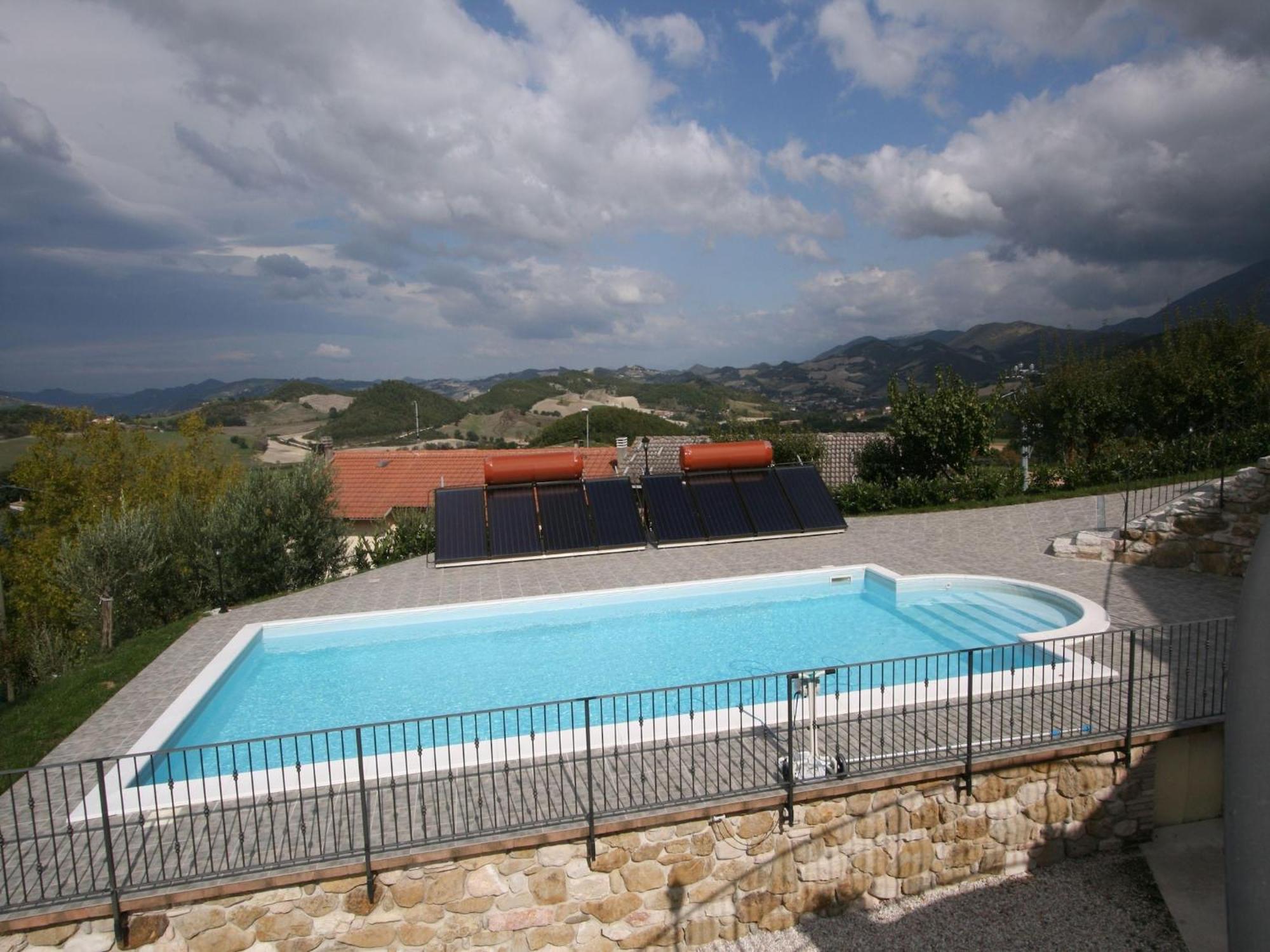 Timeless Villa In Cagli With Garden And Swimming Pool Exteriér fotografie