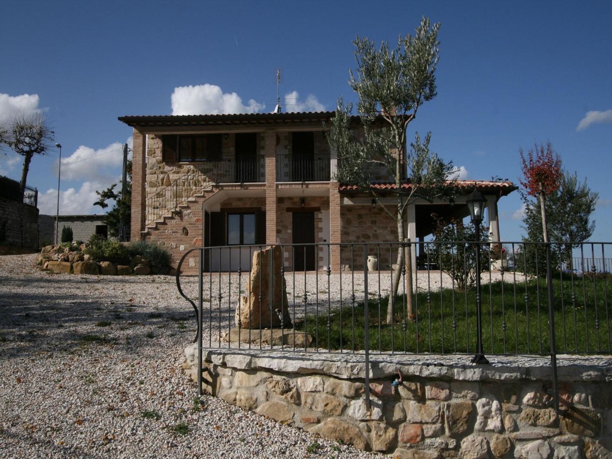 Timeless Villa In Cagli With Garden And Swimming Pool Exteriér fotografie